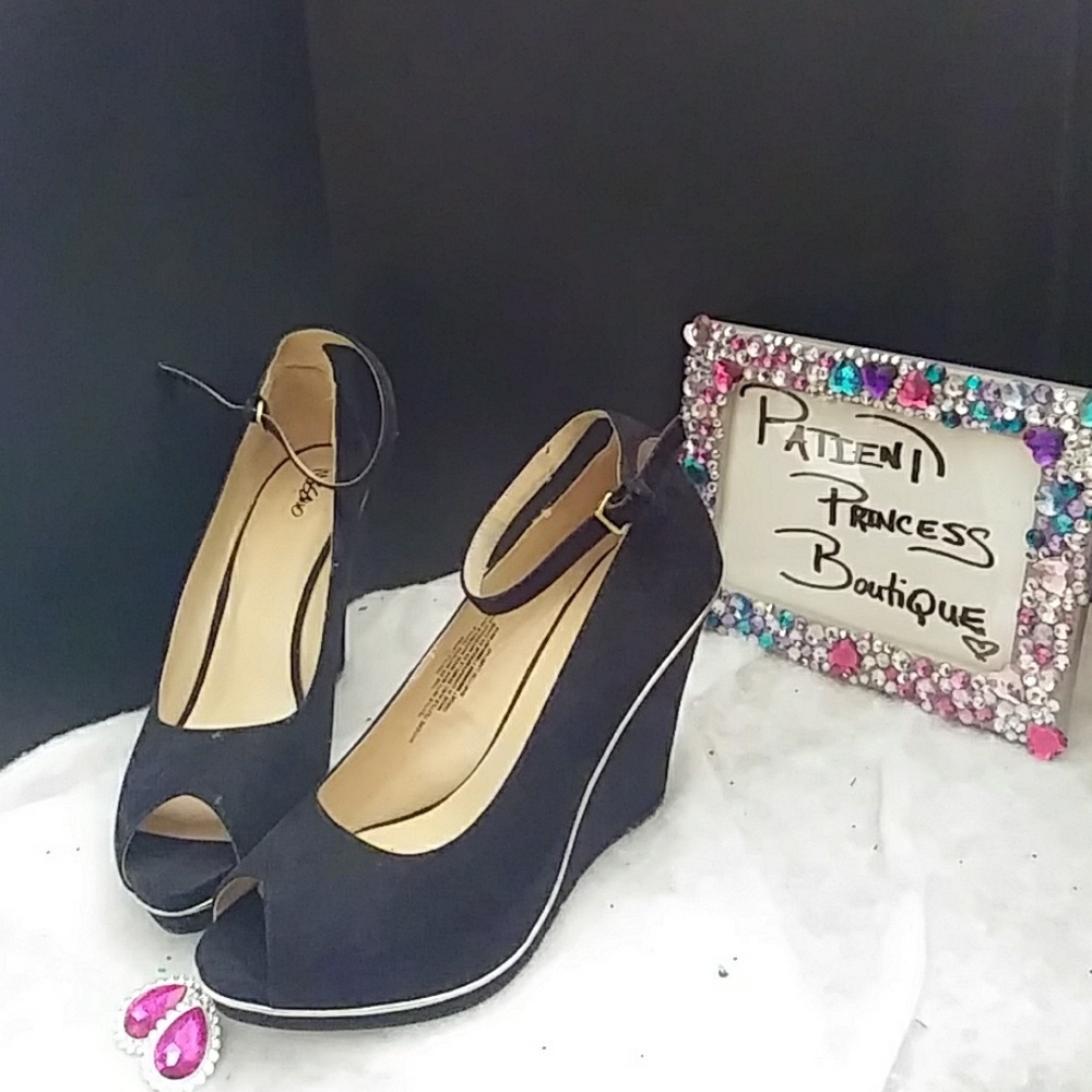 Women's shoes
